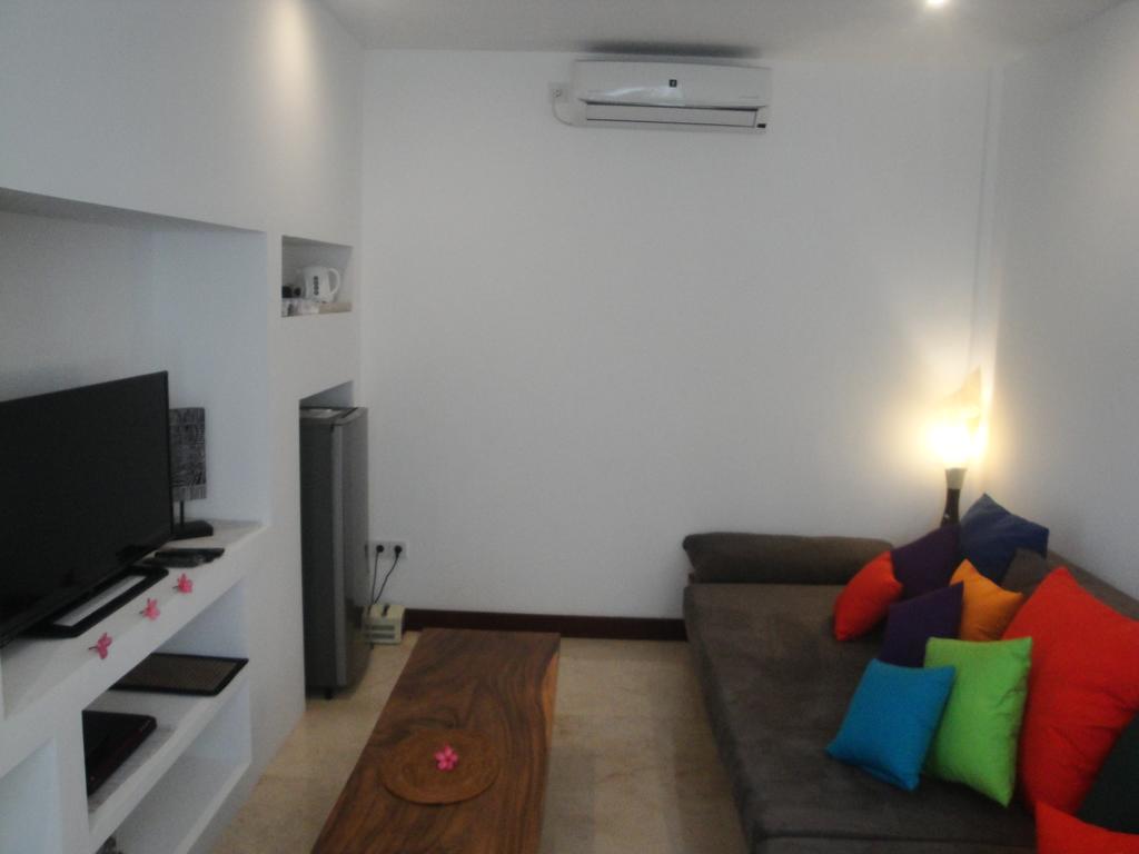 Simon'S Suite Mangsit Exterior foto